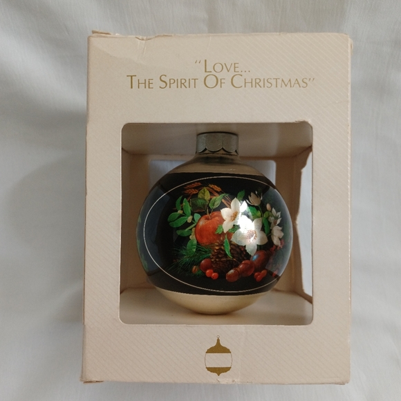 Hallmark Christmas Ornament Christmas Images Love - Picture 8 of 11